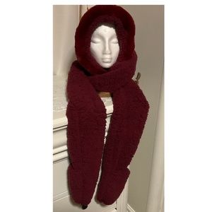 NWOT plush ladies warm winter hooded neck scarf with hand pockets burgundy